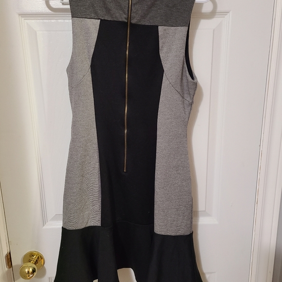 Monteau Los Angelos Dress - Picture 3 of 5